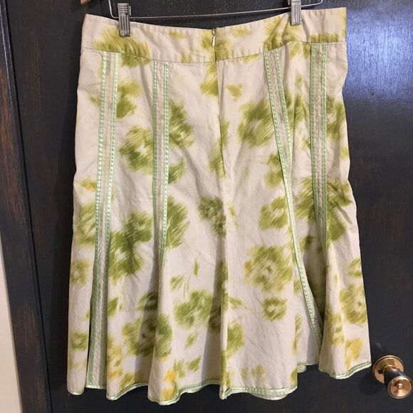 Old Navy Just Below Waist Ladies Flared Skirt Size 12 NWT - Picture 2 of 2